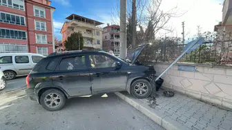 Karaman'da otomobil ve cip çarpıştı : 1 kişi yaralandı