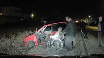 Aksaray'da engelli sürücü şarampole düşerek araçta mahsur kaldı