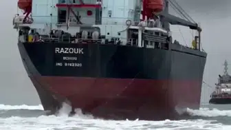 İstanbul Sarıyer'de karaya oturan 'Razouk' gemisi kurtarıldı