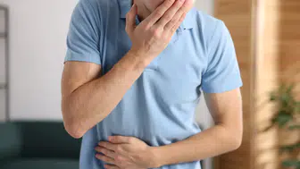 Kusmak orucu bozar mı? Diyanet'e göre istemsizce kusunca oruç sakatlanır mı?