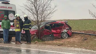 Mardin'de tır ile otomobilin çarpışması sonucu 1 kişi öldü, 3'ü ağır 4 kişi yaralı