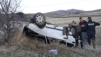 Kırıkkale’de takla atan otomobil hurdaya döndü : 2 kişi yaralandı