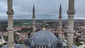 Selimiye Camisi mahyalandı : Merhaba ya şehri Ramazan