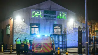 İngiltere’de cami çıkışında bıçaklı saldırı