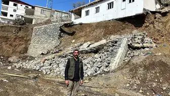 Şırnak'ta yağış sonrası istinat duvarı çöktü: Ev kullanılamaz hale geldi