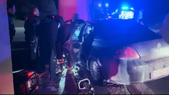 Eskişehir'de feci kaza! Otomobil köprünün kolonuna saplandı