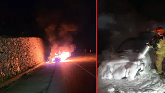 Bursa Mudanya'da seyir halindeki otomobil alev topuna döndü