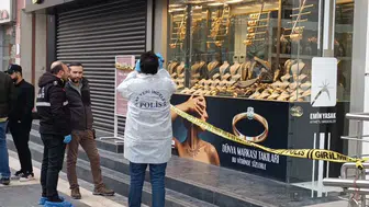 Batman’da kuyumcu soygunu : Kar maskeli şahıslar 1 kilo altın çaldı