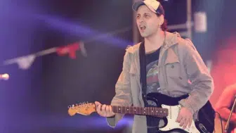 Duman grubunun solisti Kaan Tangöze 11 yıl sonra yeni mont aldı