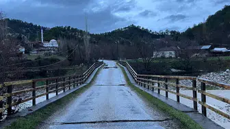 Denizli'de sağanak yağış nedeniyle 2 köprü yıkıldı