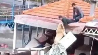 Alanya’da sel felaketi : Taşan Dim Çayı’nda işletme yıkıldı , köpek son anda kurtarıldı