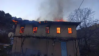 Bursa'da ev yangını : 83 yaşındaki kadın alevlerin arasında öldü