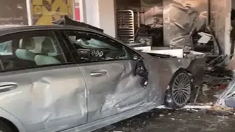 Los Angeles'ta feci kaza : Araç markete daldı, 3 ölü 6 yaralı