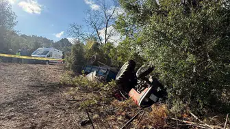 Isparta'da traktör şarampole devrildi : 23 yaşındaki sürücü öldü
