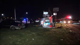 Manisa'da feci kaza : Ambulans ve otomobil çarpıştı, 5 kişi yaralandı