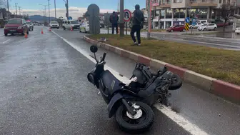 Kütahya'da otomobil ve motosiklet çarpıştı : 2 kişi ağır yaralandı