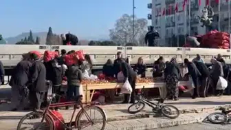 Aydın’da hayır için dağıtılan tonlarca soğan bir saatte tükendi