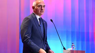 Bakan Ersoy : 2026 turizm hedefi 68 milyar dolar!