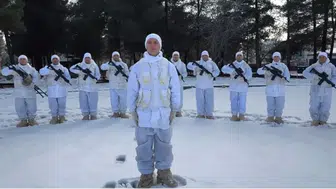 Yalova'da 75 yaşındaki kadın, komandolar için 400 bere ördü