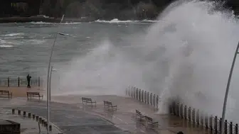 İspanya'da şiddetli rüzgar bilançosu : 2'si ağır 61 kişi yaralandı