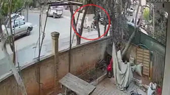 Antalya'da feci motor kazası kamerada: Mahalleli kasis için isyan etti