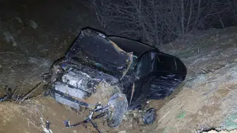 Elazığ Sivrice'de otomobil şarampole uçtu : 2'si ağır 5 yaralı