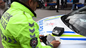 Bağdat Caddesi'nde trafikte kavga eden 3 kişiye toplam 540 bin TL ceza
