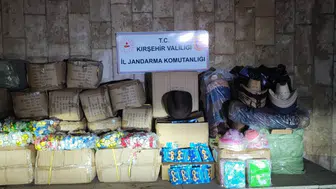 Kırşehir'de jandarma ekipleri 2 milyonluk faturasız ürün ele geçirdi