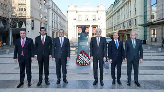 TBMM Başkanı Kurtulmuş, Romanya’da Atatürk Anıtı’nı ziyaret etti