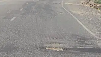 Diyarbakır'daki çukurlu yollar sürücüler zor anlar yaşatıyor