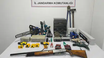 Manisa'da 12 ayrı hırsızlık suçu bulunan 4 kişi gözaltına alındı