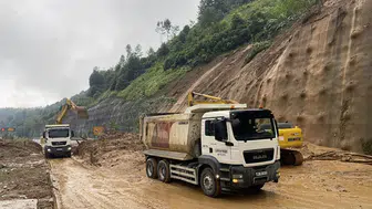 Gümüşhane - Giresun kara yolu heyelan nedeniyle ulaşıma kapandı