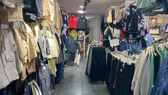 Bursa'da giyim mağazasında hırsızlık : 2 kadın 16 bin liralık ürün çaldı