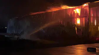 Osmaniye'de yıldırım çarpması sonucu fabrikada yangın çıktı