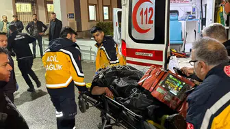 Adıyaman'da otomobil uçuruma yuvarlandı : 1 kişi öldü, 4 kişi yaralandı