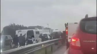 Büyükçekmece D-100'de feci kaza : Ölü ve yaralılar var