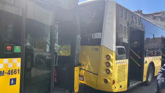 Ataşehir'de kaza : İETT otobüsleri çarpıştı