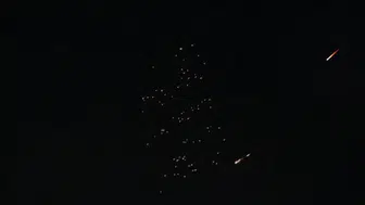 İran, İsrail'e yönelik yeni bir füze saldırısı başlattı