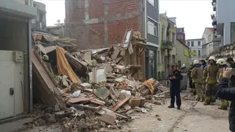 Fatih'te çöken binada son durum : 2 kişi daha taburcu edildi
