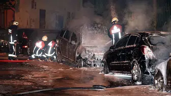 İzmir'de polis aracını kundaklayan sanıkların cezaları azaltıldı