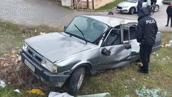 Elazığ Palu’da trafik kazası : Otomobil yoldan çıkarak araziye uçtu! 1 yaralı