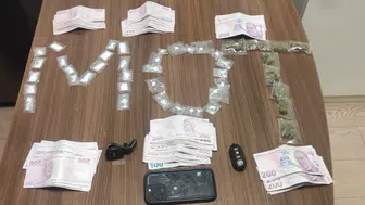 Sancaktepe'de bir araçta 39.8 gram narkotik madde yakalandı