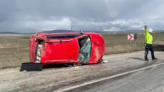 Çorum'da kaza : Takla atan otomobilde 3 kişi yaralandı