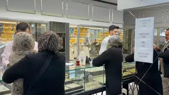 Bursa'da altın izdihamı : Kuyumcu camına 'Vallahi billahi yok' yazısı astı