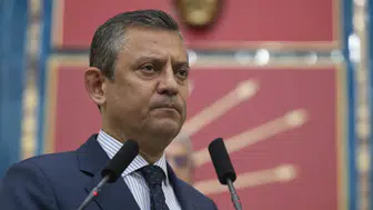 Özgür Özel'den tepki çeken hamle : 2 ismi takipten çıkardı