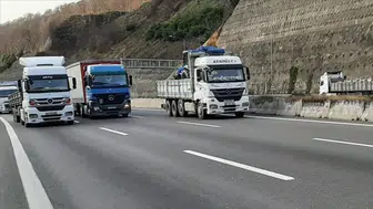 Bayramda yol çıkacakların dikkatine ! Ağır tonajlı araçlara geçiş yasağı geldi