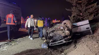 Adıyaman'da otomobil devrildi : 2 kişi yaralandı