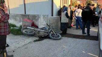 Hatay Samandağ’da feci kaza : Otomobille çarpışan motosikletli ağır yaralandı!