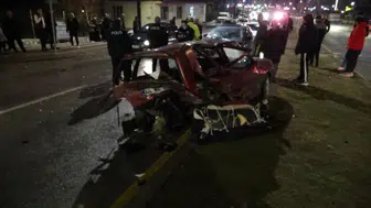 Malatya'da otomobilin çarptığı Tofaş hurdaya döndü : Yaralılar var