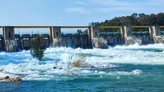 Seyhan Barajı'nda kapaklar açıldı